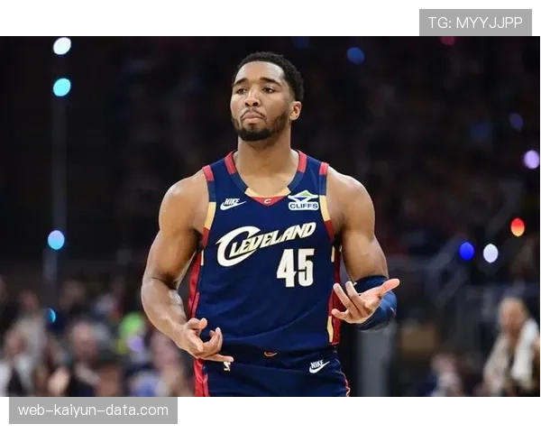 多诺万·米切尔突破效率提升明显，核心作用超越队内锋线对手