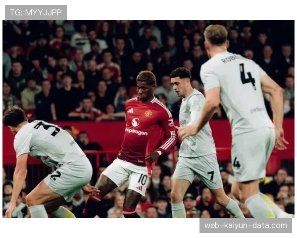 曼联防守漏洞凸显，整体结构问题成主因而非个人失误